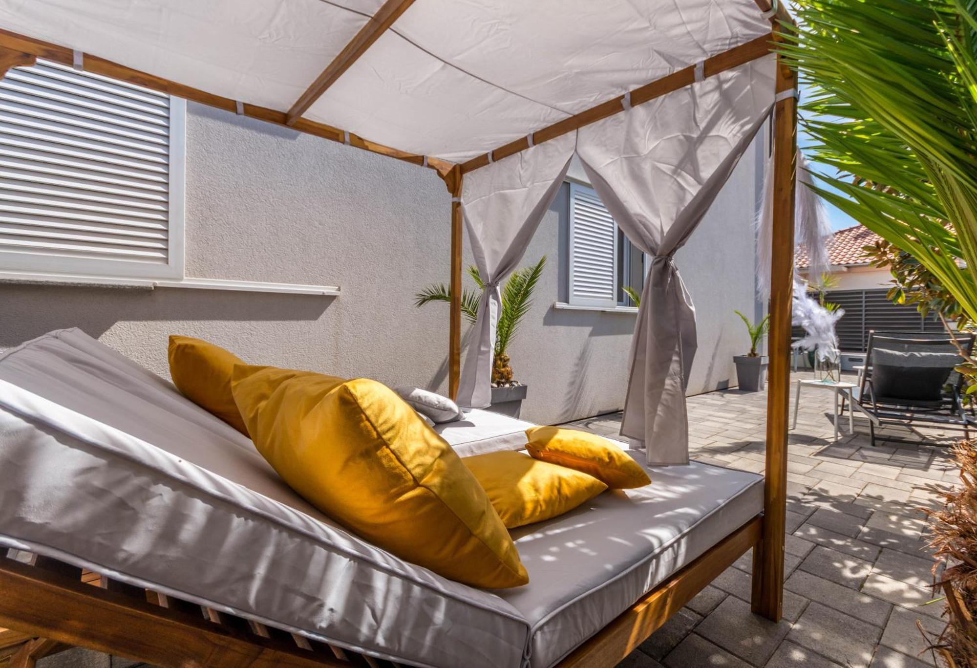 House With Pool Ledenko Apartment Biograd Na Moru Ngoại thất bức ảnh
