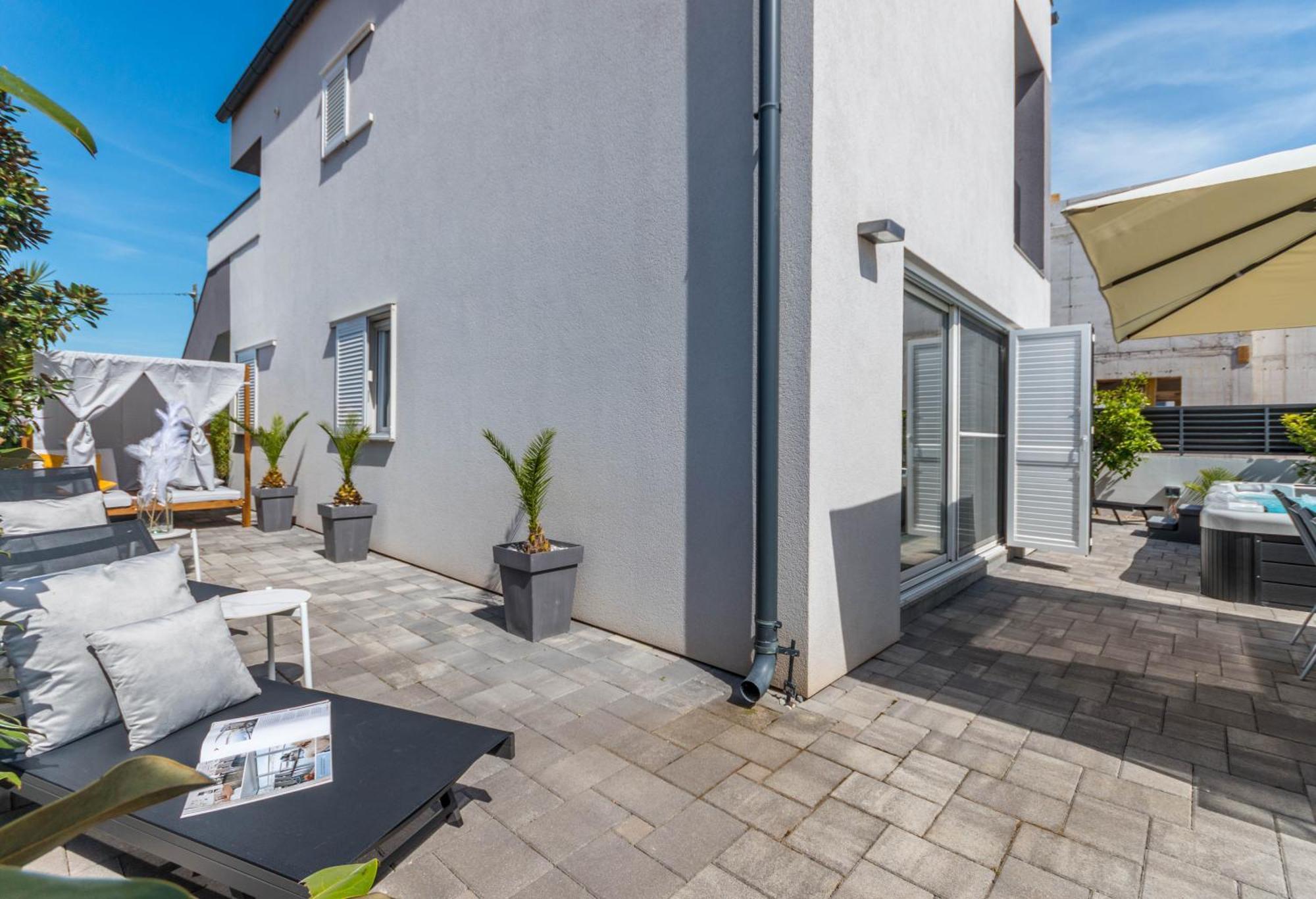 House With Pool Ledenko Apartment Biograd Na Moru Ngoại thất bức ảnh